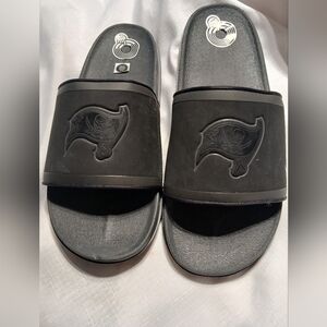 Nike‎ OffCourt NFL Tampa Bay Buccaneers Men's Slide Sandals DD0513-001